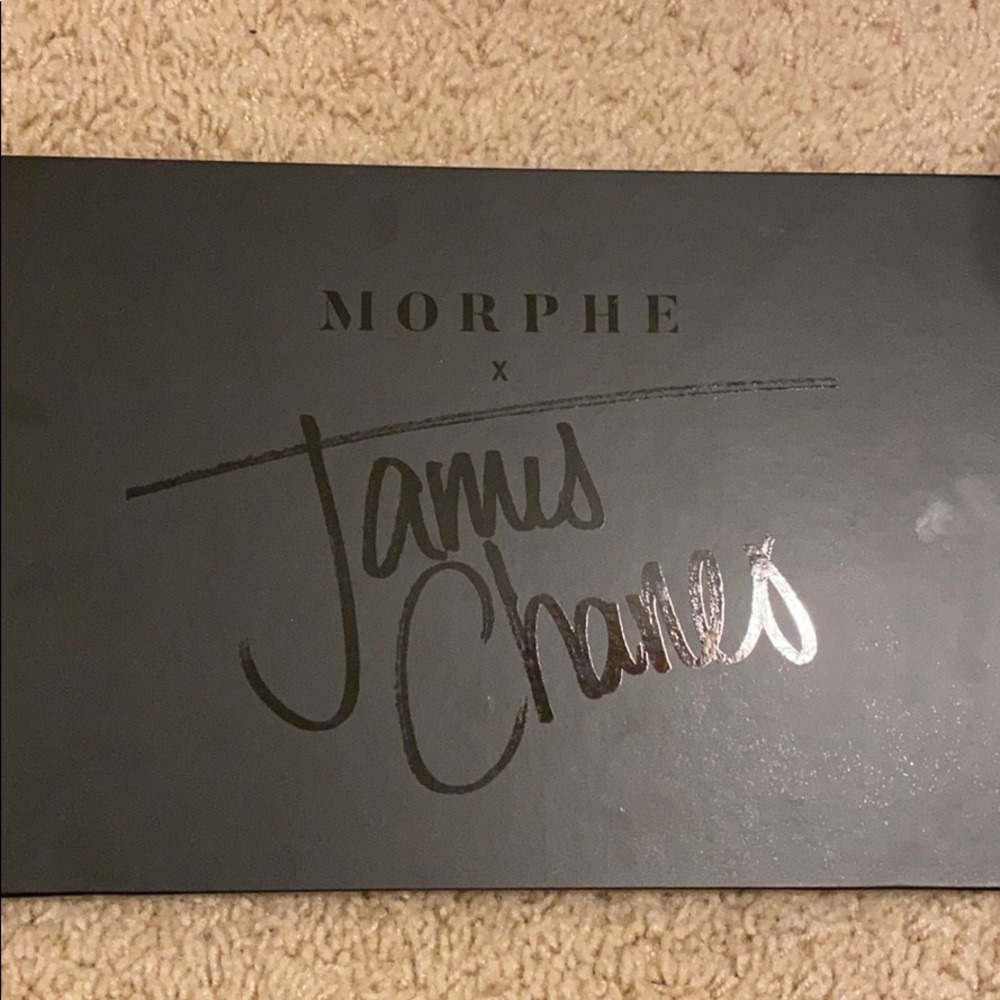 James Charles morphe pallete